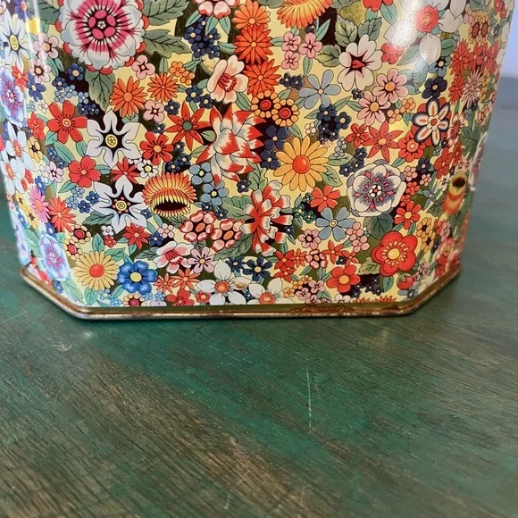 Vintage Floral Tin | Made in England | 5-1/2” W, 3-3/4” T, 4” D - Picture 8 of 9